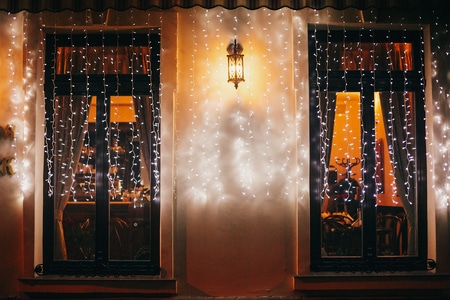 Décoration des fenêtres pour Noël : nos astuces - Blog BUT