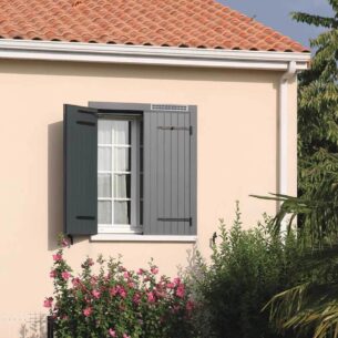 volets battants motorisé solaires