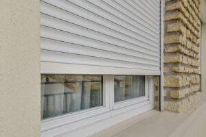 Volet roulant PVC blanc fabriqué par le roi de la fenetre