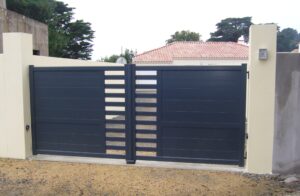 portail battant aluminium anthracite le roi de la fenetre